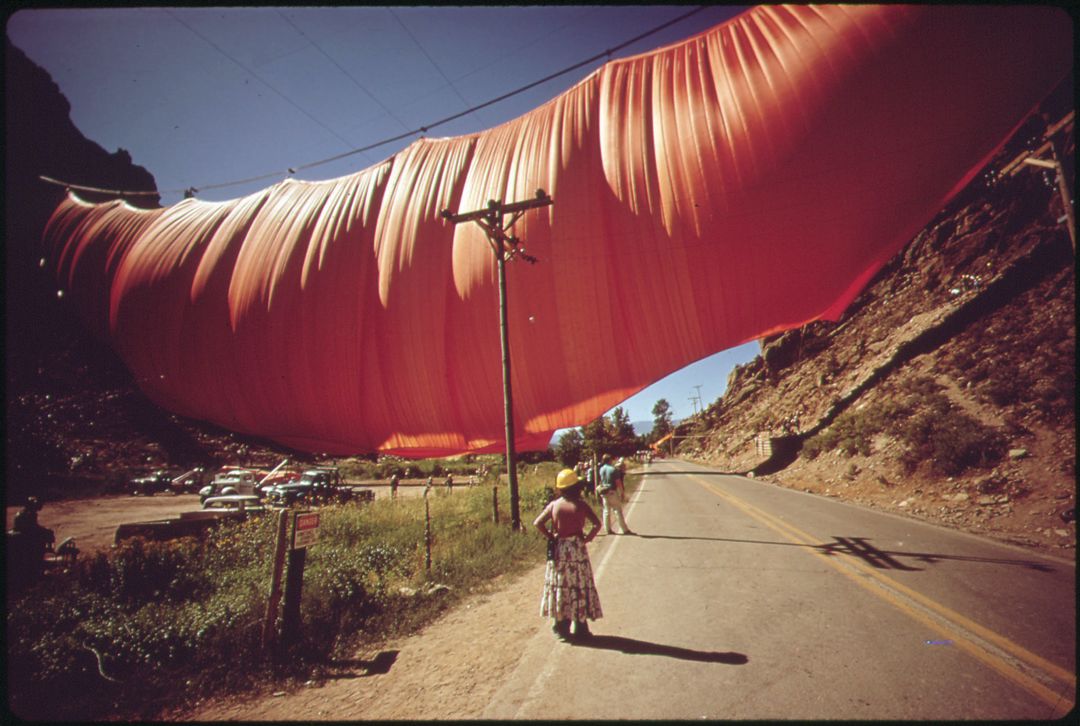 A six ton curtain billows across rifle gap conceived by artist christo javacheff executed at a cost of 700 000.... nara 544843 ottksa