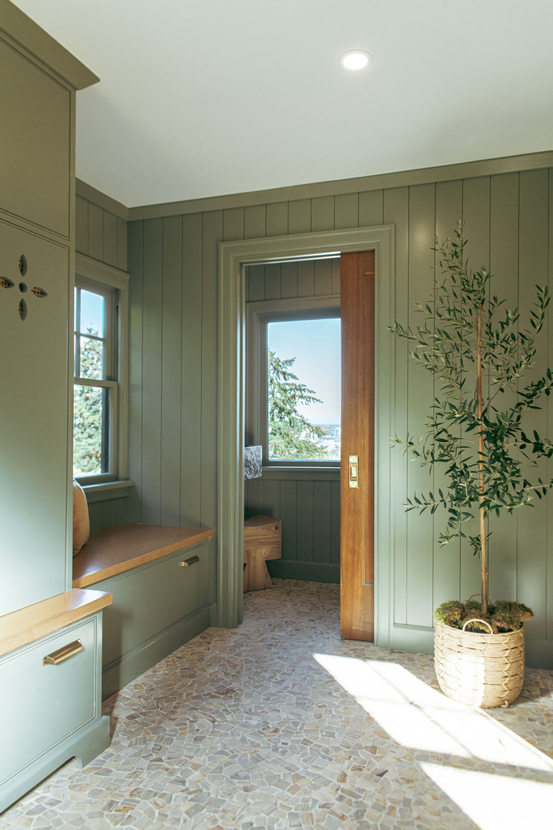 Doctors_House-Goose_Hollow-window_seat-Hannah_Sloan_Photography_vousrh Property Watch: ‘Doctor’s House’ in Goose Hollow Gets a Glam Glow-Up