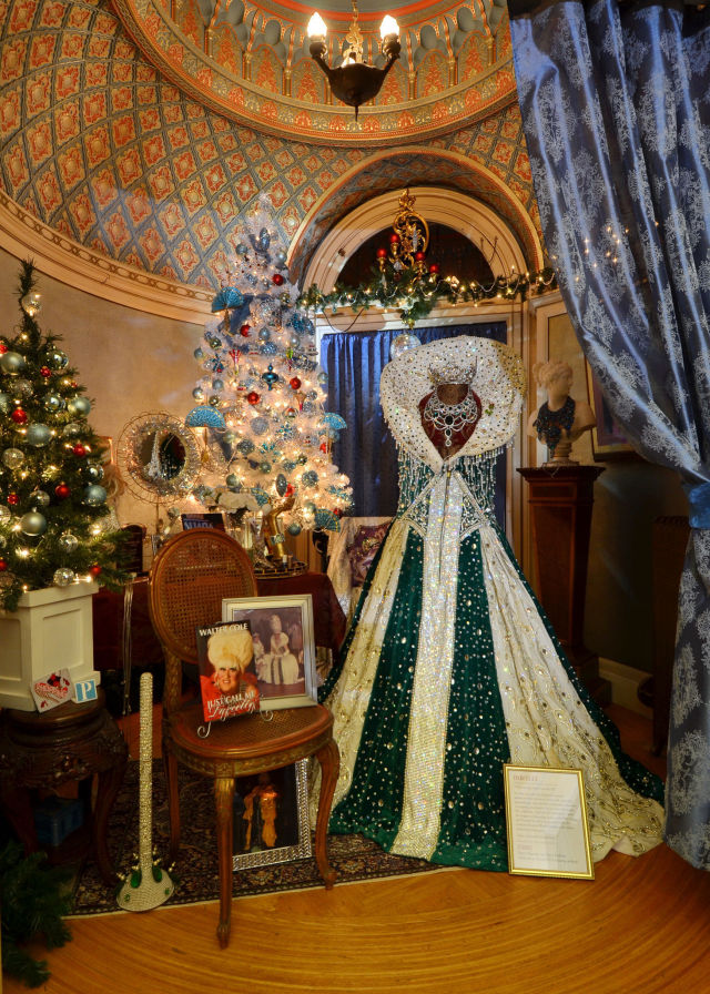 Pittock Mansion Christmas Lights | Decoratingspecial.com