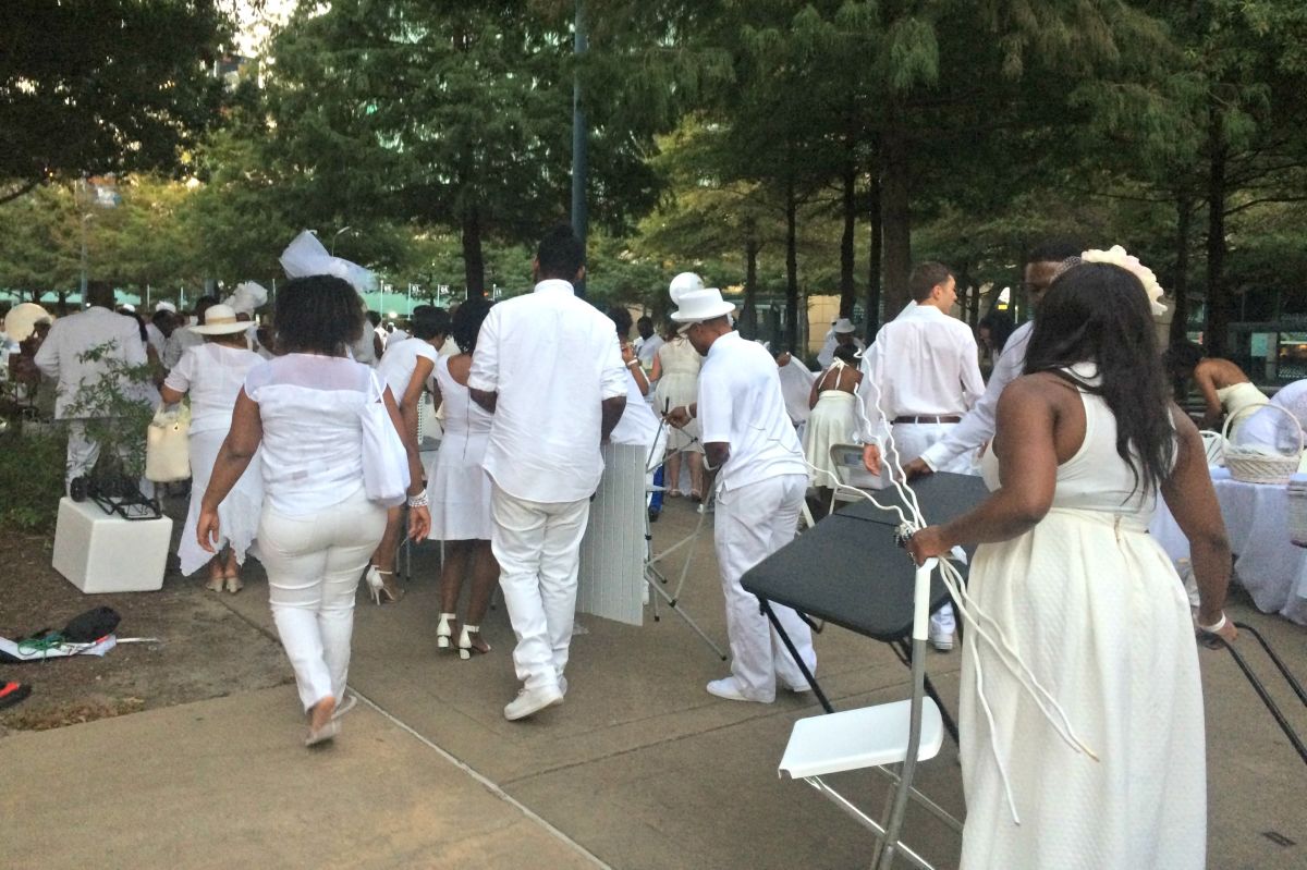 The Bizarre Indignity of Le Dîner en Blanc Houstonia Magazine