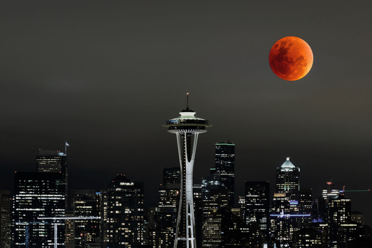 How to Watch This Weekend’s Supermoon Orange Lunar Eclipse in Seattle