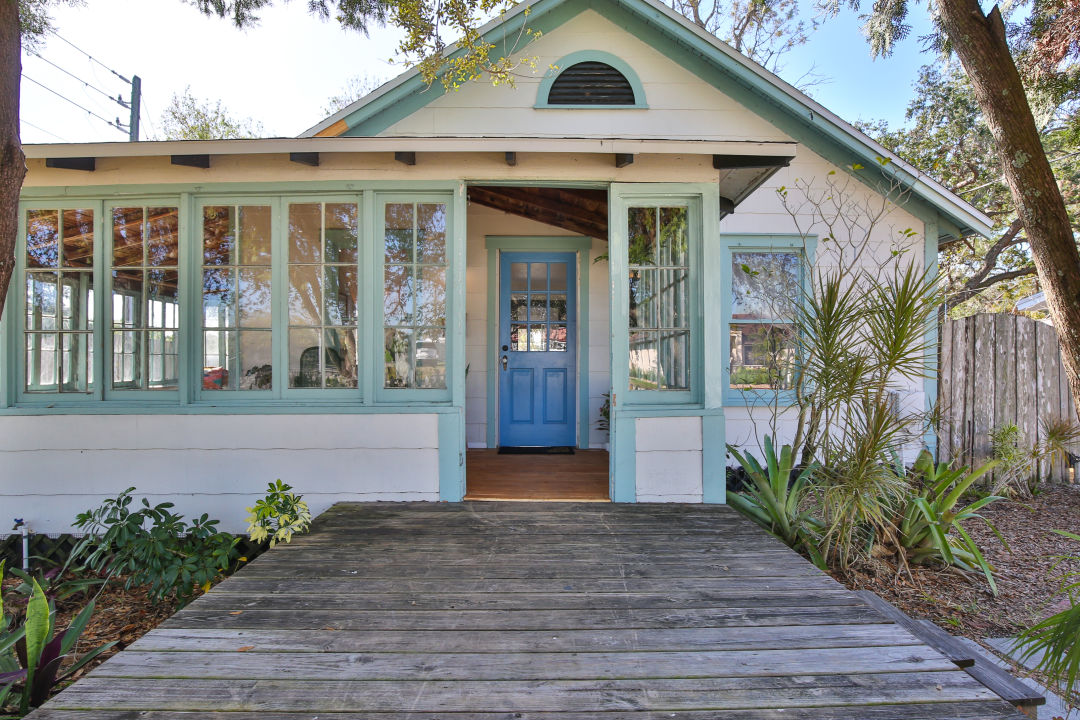 Exterior of a Florida Cracker cottage.