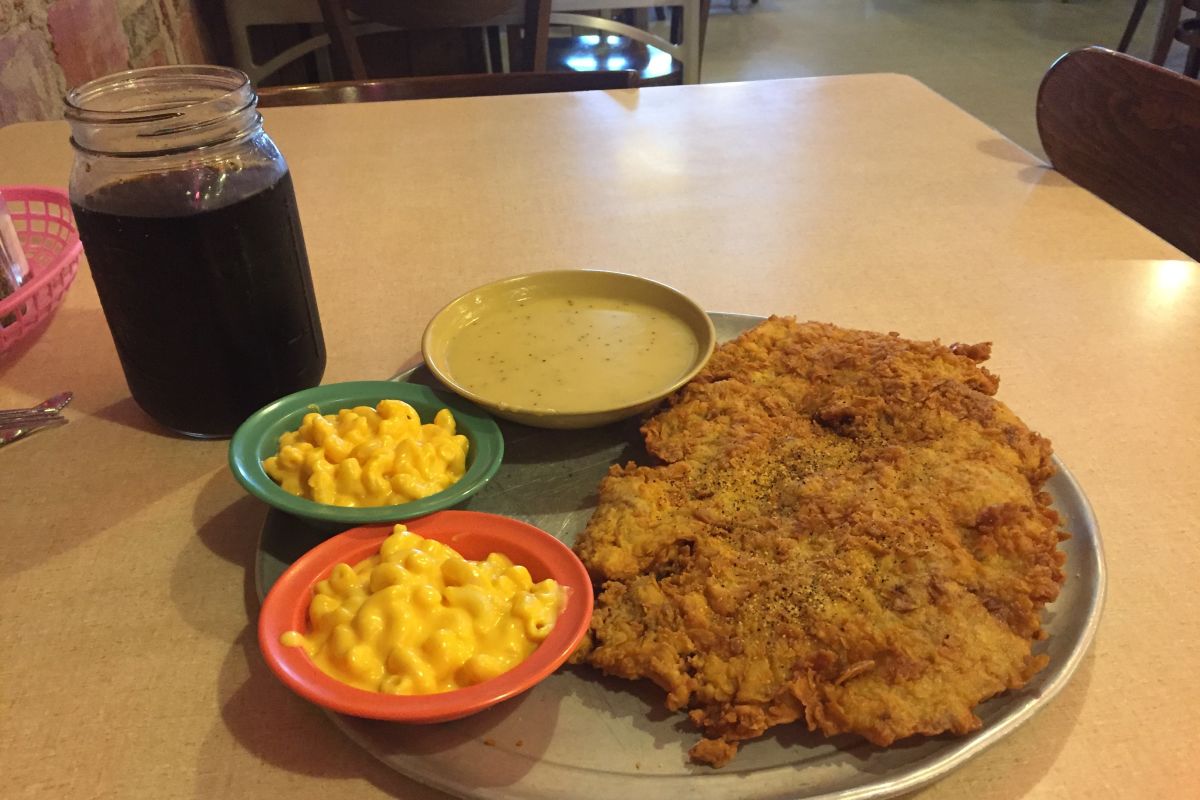 Hickory Hollow in the Heights is Closing Houstonia