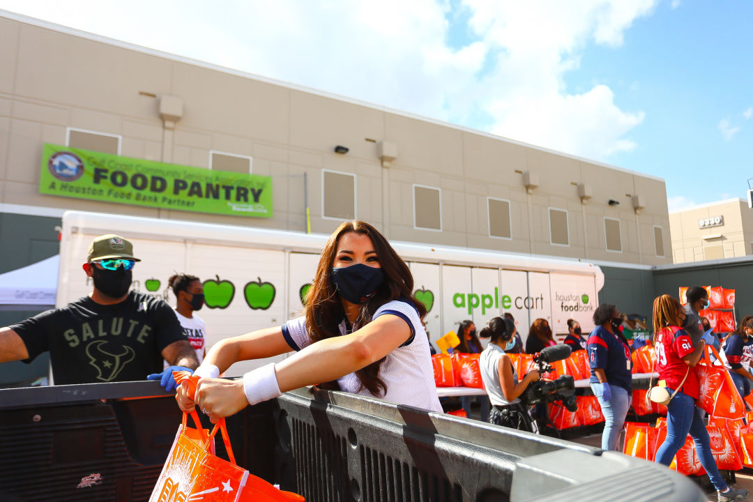 Whataburger and Houston Texans team up to fight area hunger