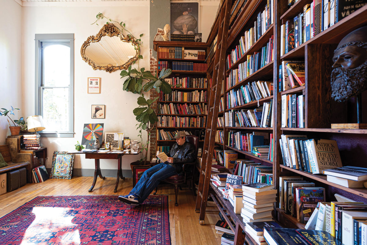 Mother Foucault's, Clubhouse of Portland Literary Bohemia