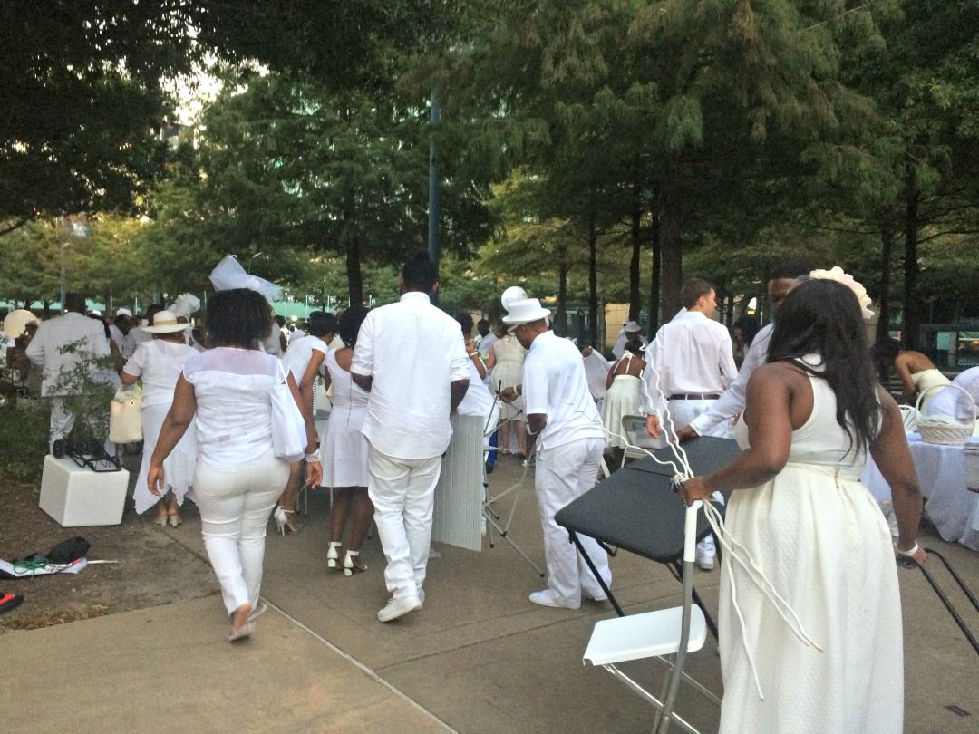 The Bizarre Indignity of Le Dîner en Blanc Houstonia