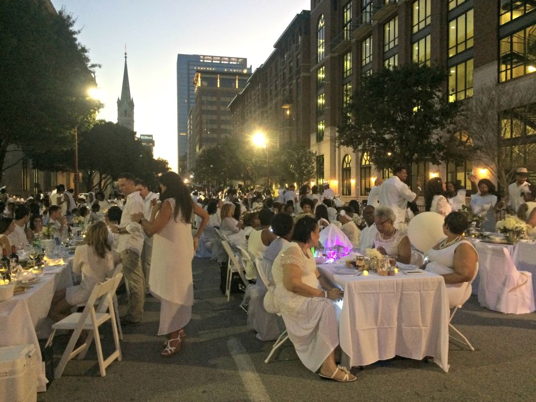 The Bizarre Indignity of Le Dîner en Blanc Houstonia