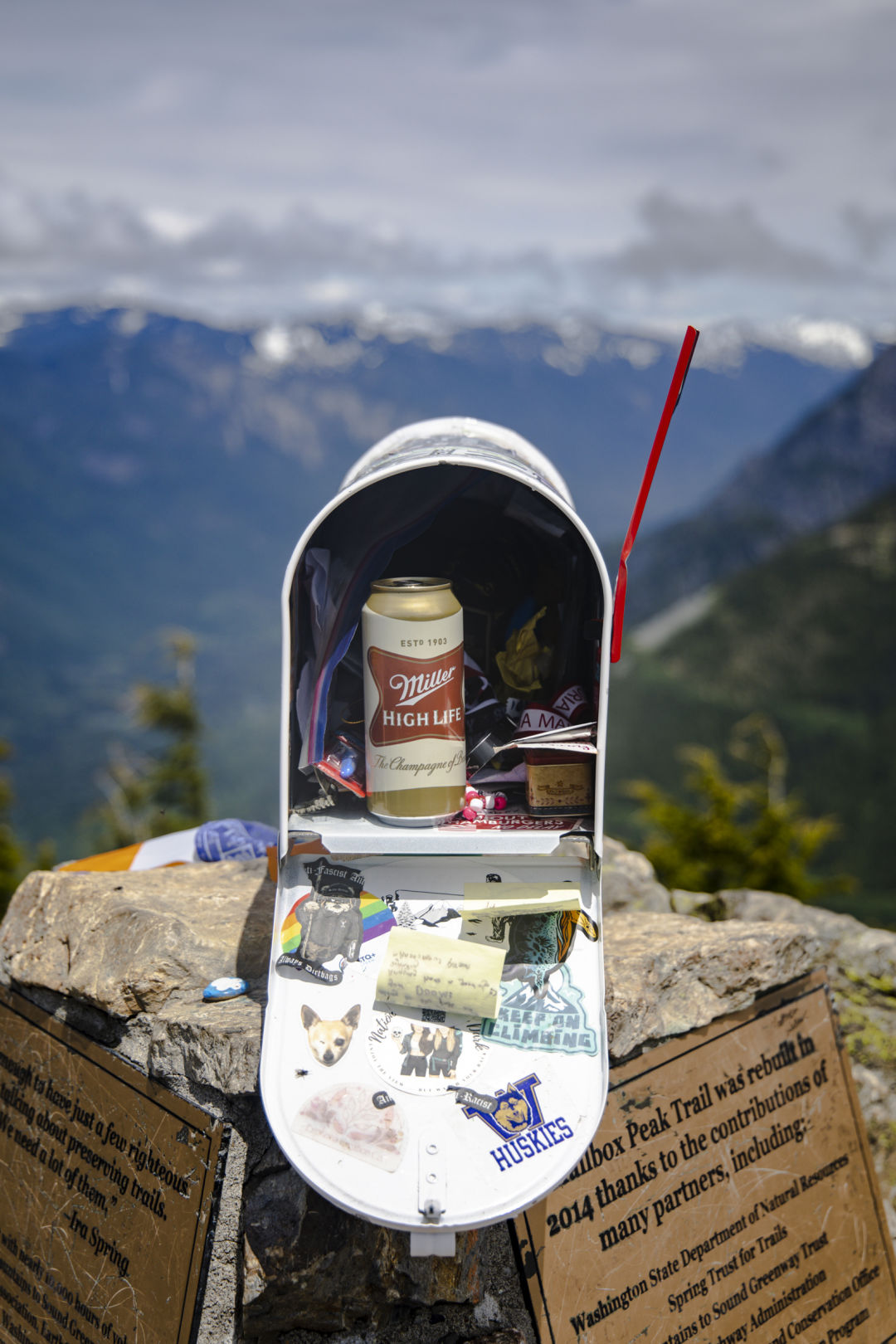 Mount Si Trail Hiking Trail - North Bend, Washington