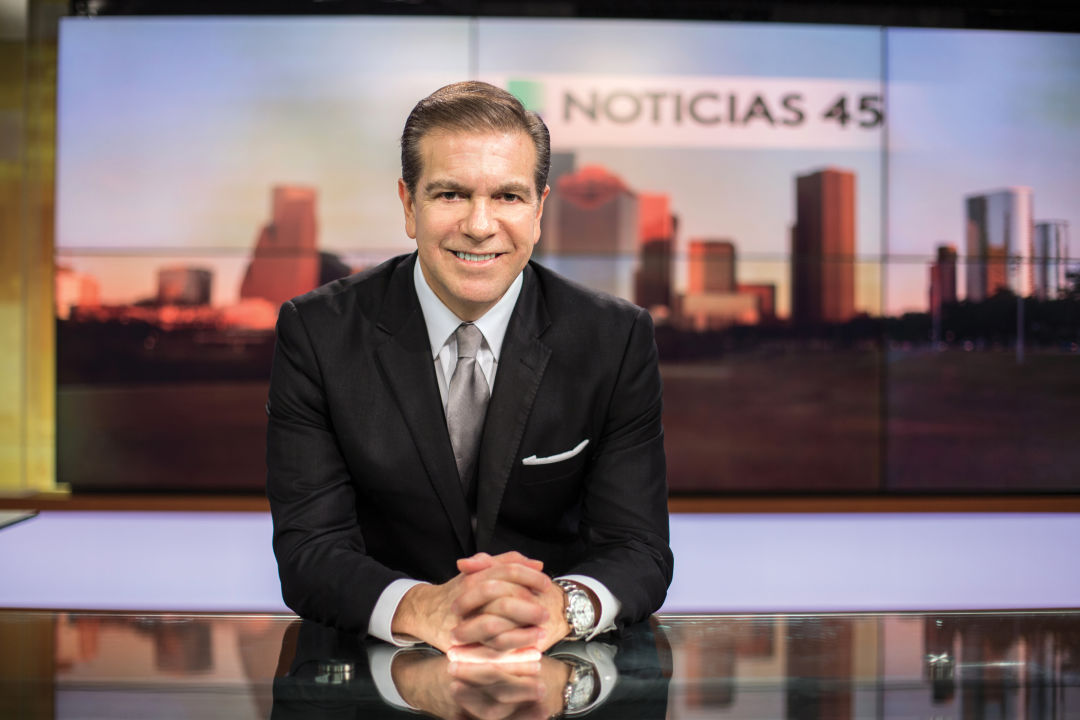 0417 news feature univision peimbert desk siw2ad