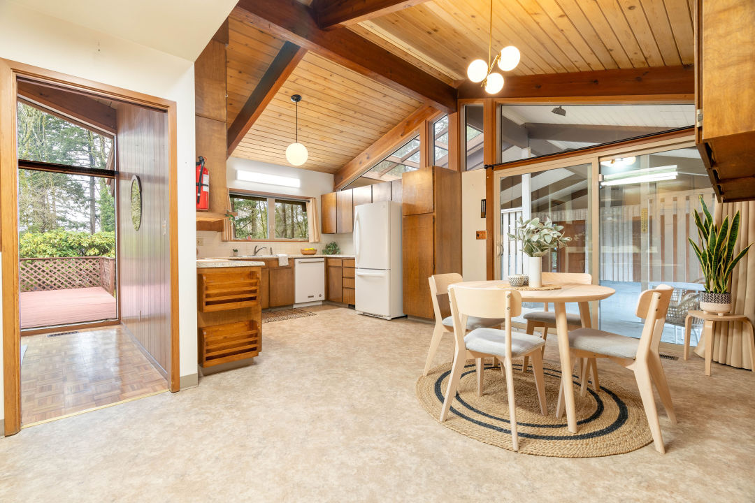 StacksPhotoCompany-4035swAltedenaAve-3_qpzpsx Property Watch: A Textbook, Mostly Untouched Midcentury in Hillsdale