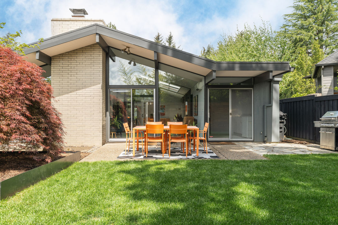 StacksPhotoCompany_9600swImperialDr-106_pobvfd Property Watch: A Custom-Designed Rummer 'Unicorn'