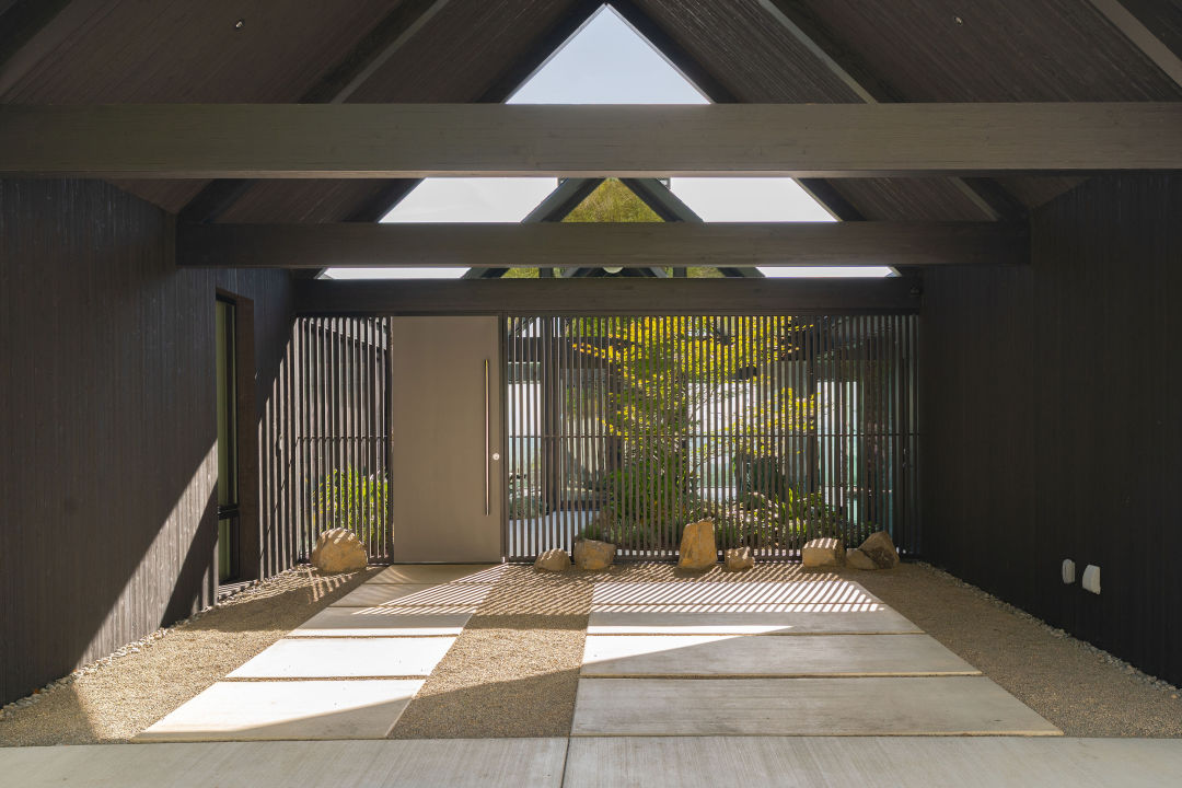 StacksPhotoCompany_Selects-202_ynrs3e Property Watch: An Eichler-Inspired Stunner Overlooking the Columbia