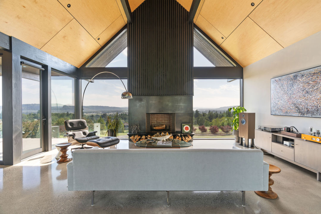 StacksPhotoCompany_Selects-3_foktzc Property Watch: An Eichler-Inspired Stunner Overlooking the Columbia
