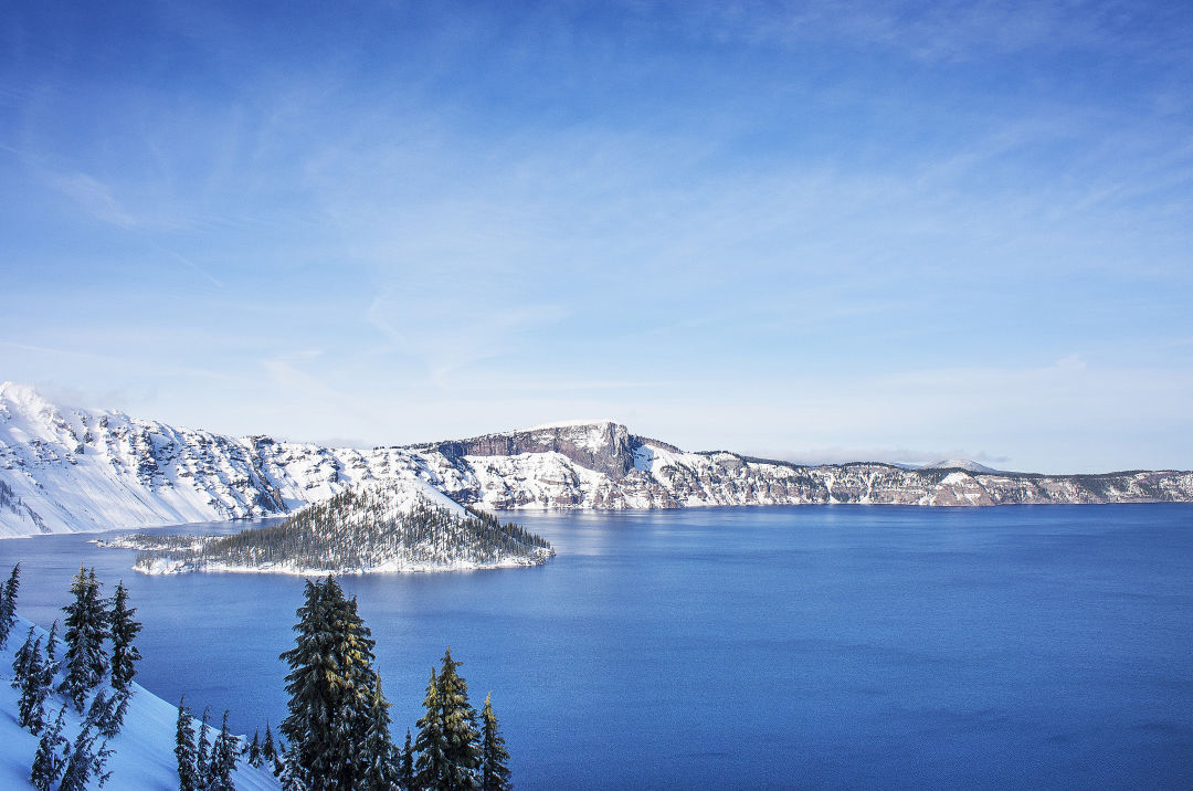 Crater lake winter kihtqv