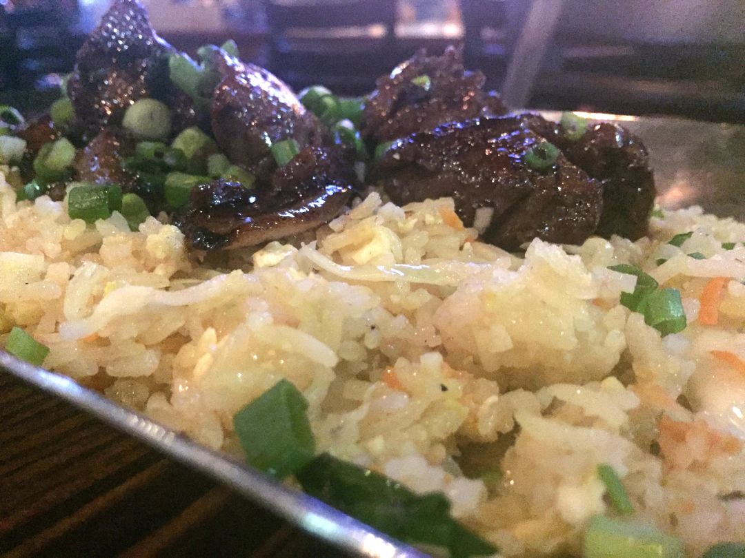 Shaking beef on fried rice hh x6ze27