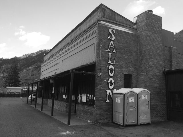 Saloon y38wkz