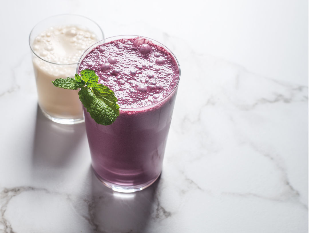 0118 eat drink pour nut milks smoothie dsxwkf