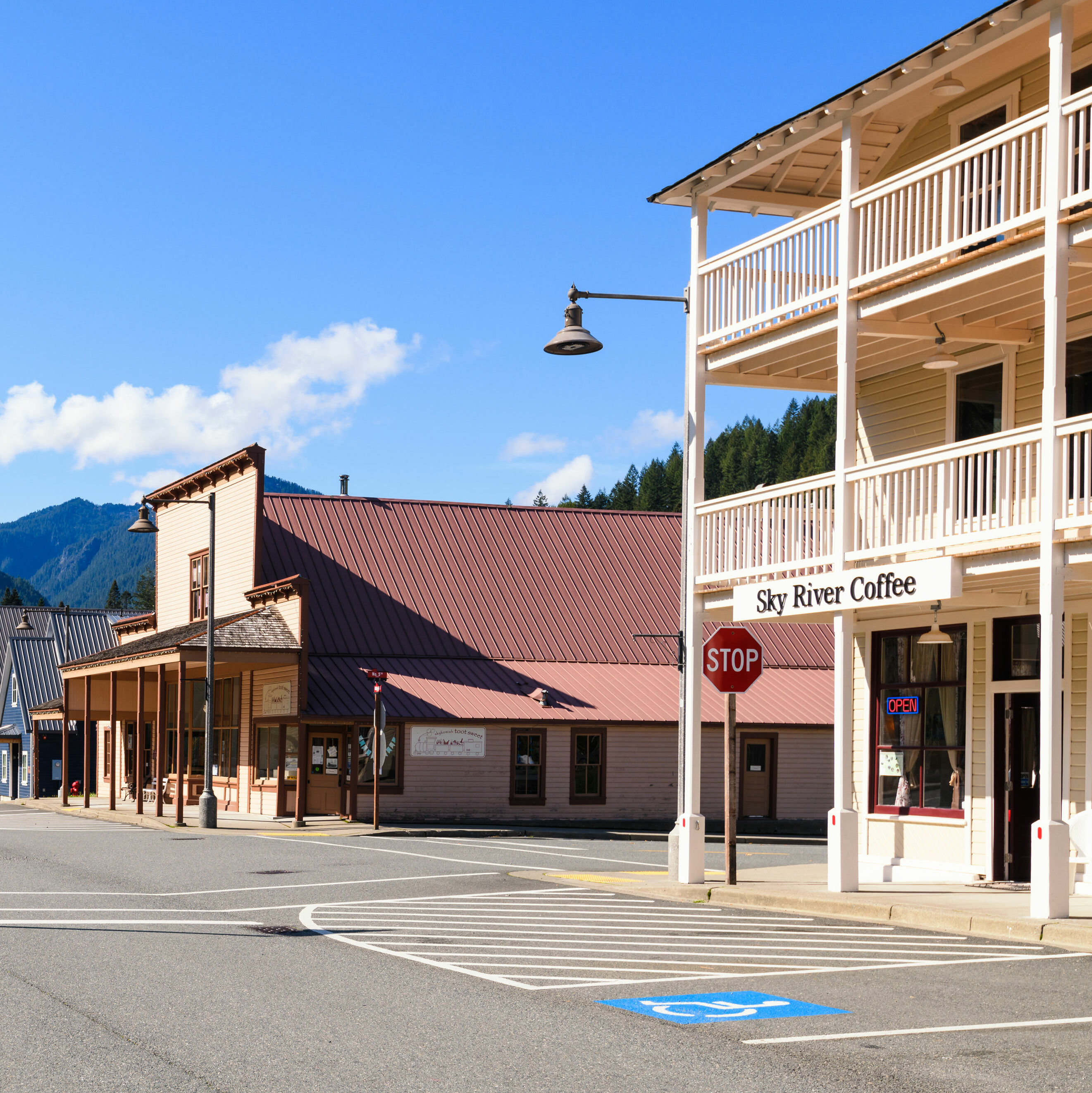 Ian Dewar Photography / Seattle Met