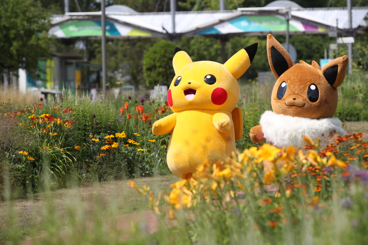 Pokemon Center SEATTLE GoFest Store Walkthrough, Fully Stocked
