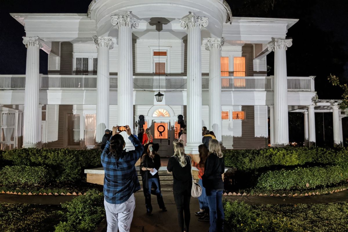 The 6 Spookiest Ghost Tours In All Of Houston Houstonia Magazine the-6-spookiest-ghost-tours-in-all-of-houston-houstonia-magazine