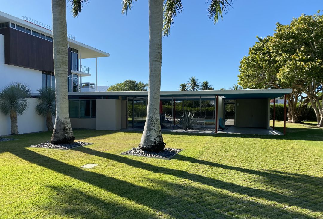 Exterior of the Revere Quality House on Siesta Key