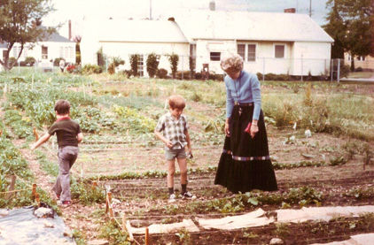 1975 community garden nlfvn5