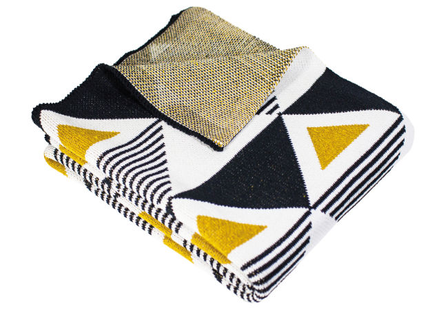 Pomo 0517 trophy case seek and swoon blanket v8ekfn