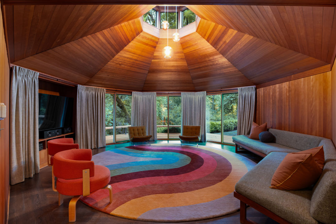 set_1_-_321_NW_Hilltop_Drive__17_xbhomr Property Watch: Portland Midcentury on the Market for the First Time