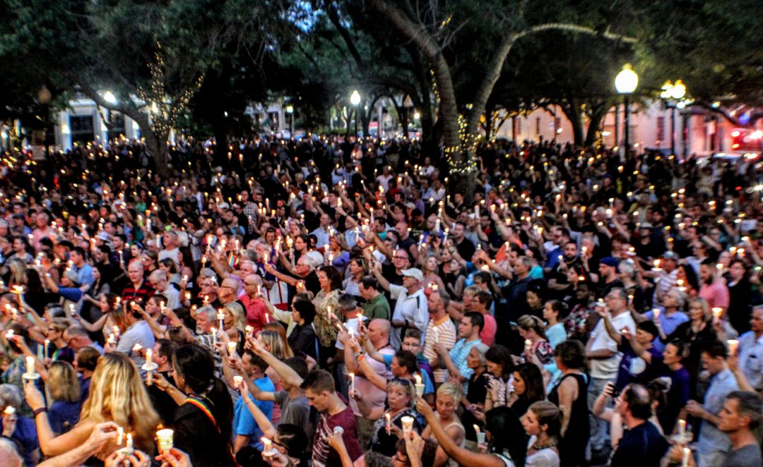 Candlelight vigil 1 uzvr7o