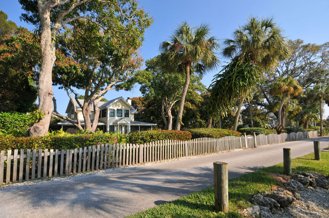 A farmhouse on scenic Snead Island.