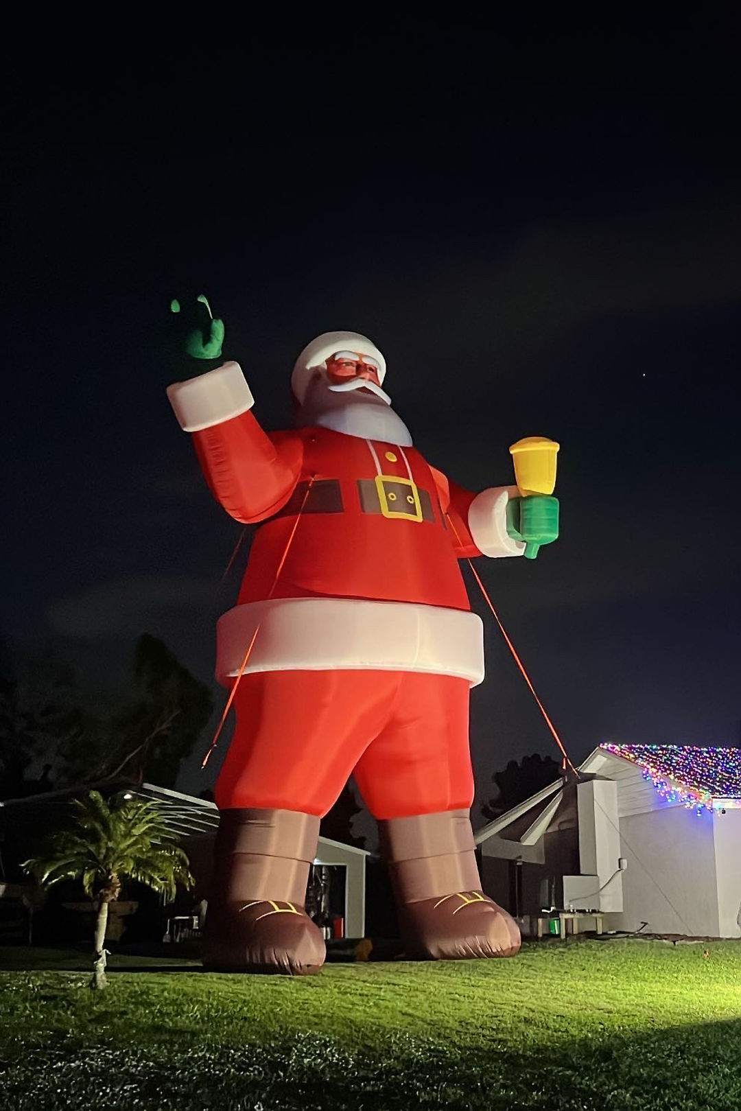 Cedar Hollow Has One of Sarasota's Biggest Christmas Light Displays