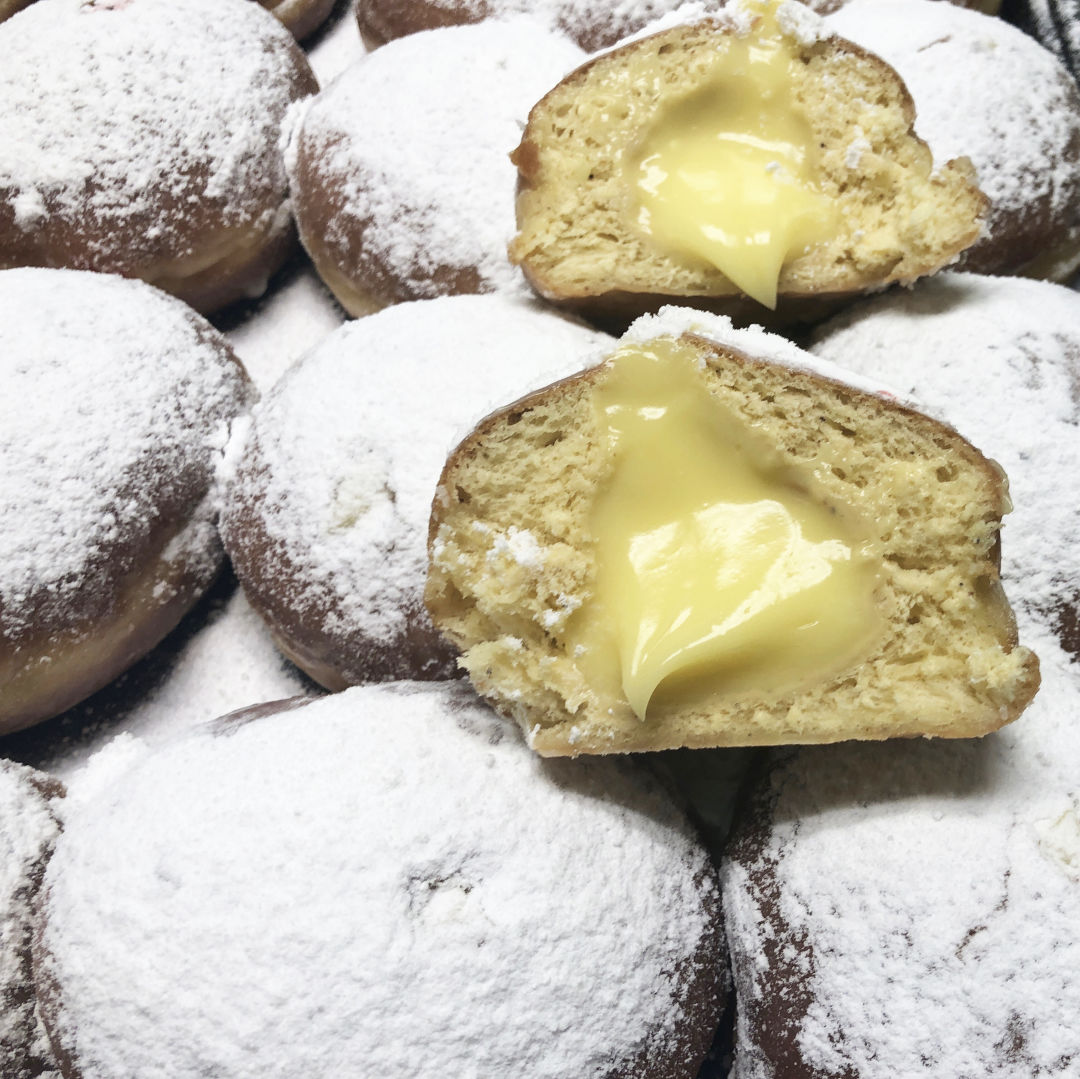 Vanilla custard-filled paczki from Yummies