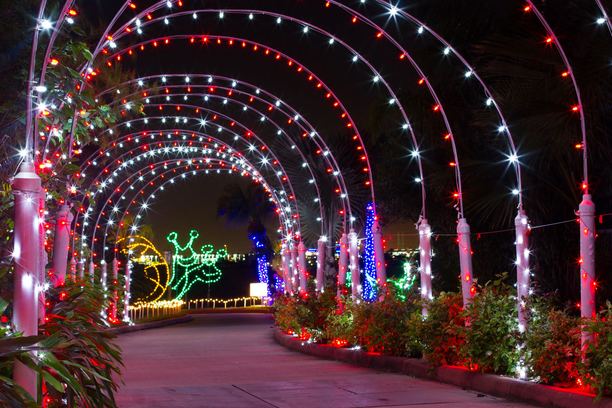 Moody Gardens Holiday In The Gardens Is Back To Light Up Your Holiday ...