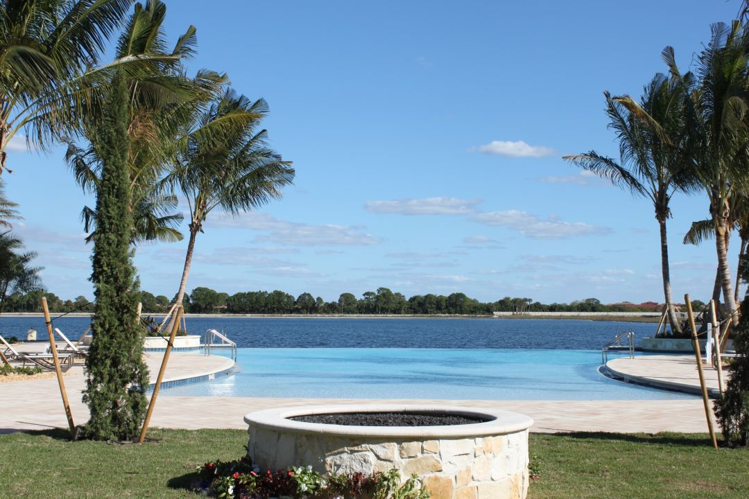 Toscana isles infinity edge pool c8y0y5
