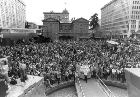 1984 pioneer court house squa fbaewl