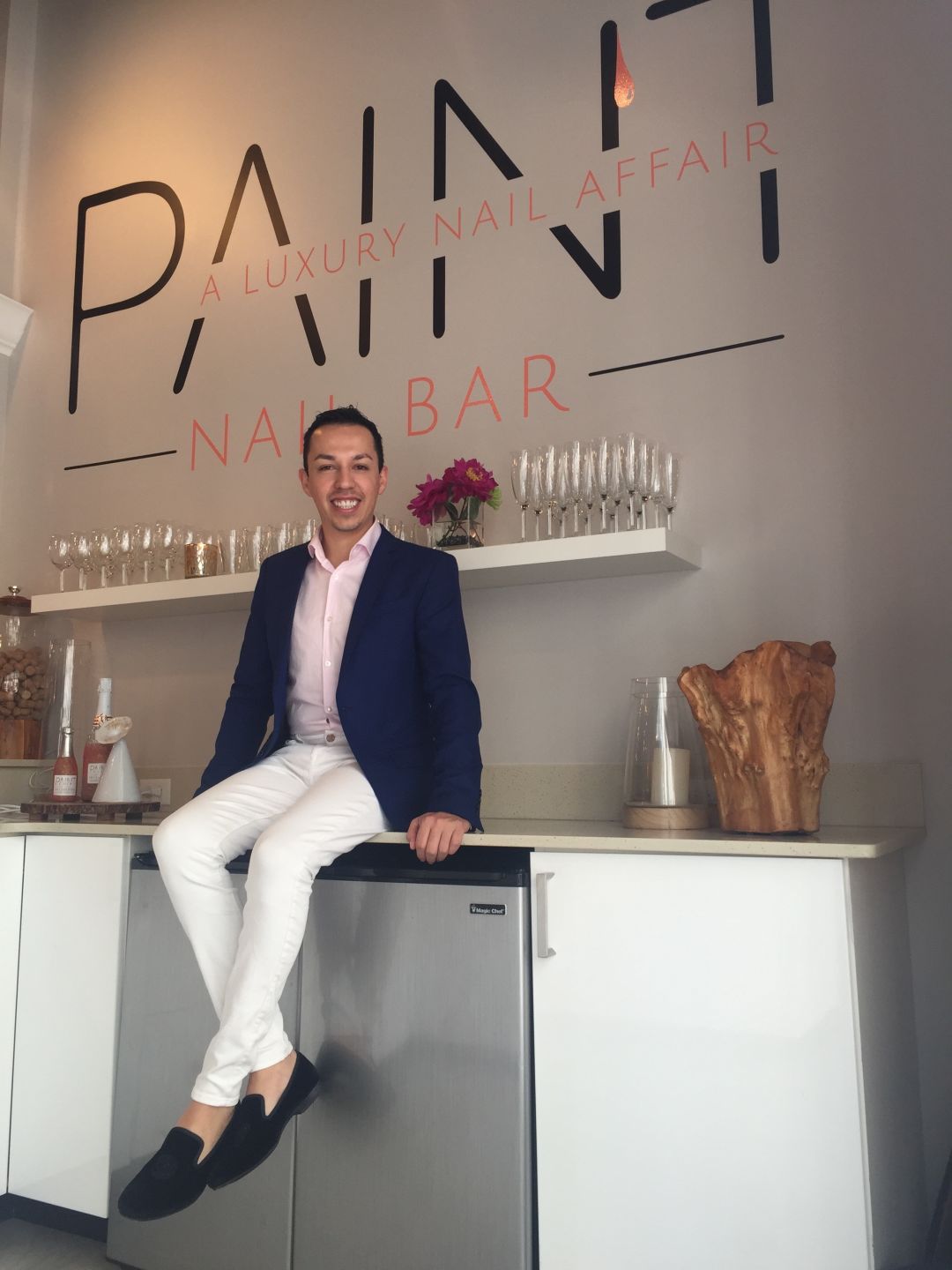 paint nail bar