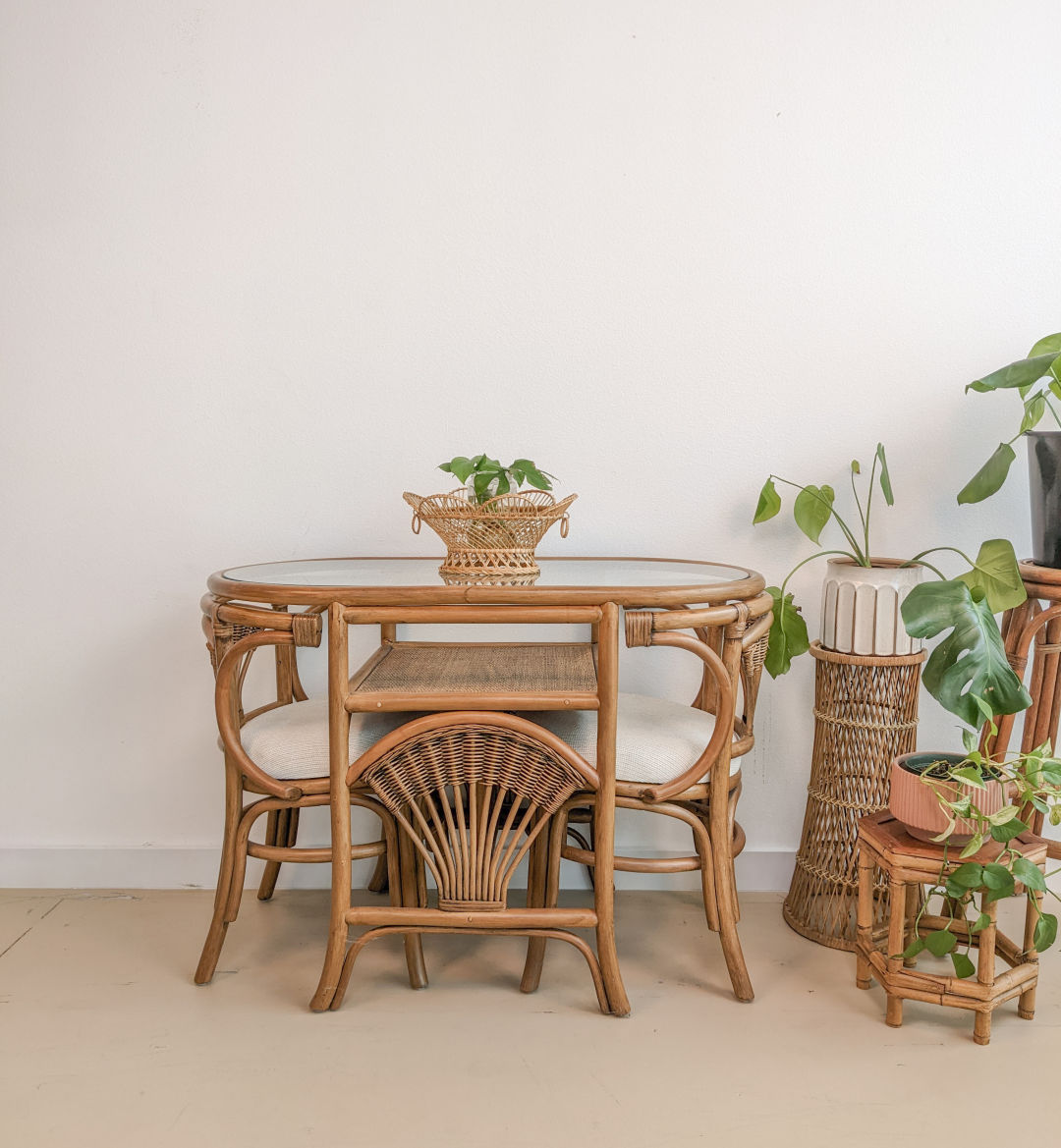 thrift dining room set at The Woven Home.