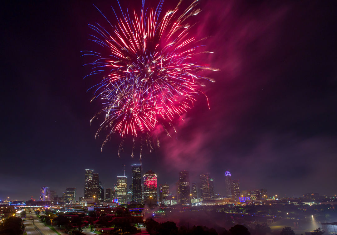 Hundreds of thousands flock to downtown Houston to celebrate