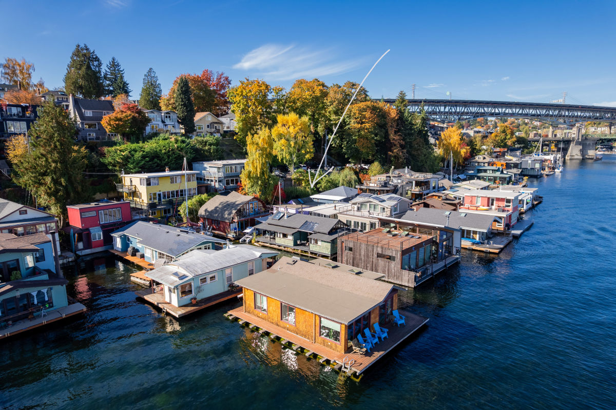 Property Watch: The Midcentury Modern Floating Home Seattle Dreams Are Made Of