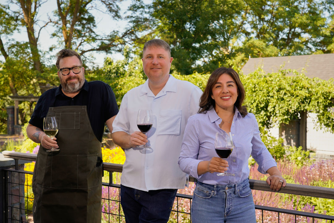 Mike Easton Closes Bar Bacetto for New Function at Abeja 1 L R Mike Easton Dan Wampfler Amy Alvarez Wampfler s5csms