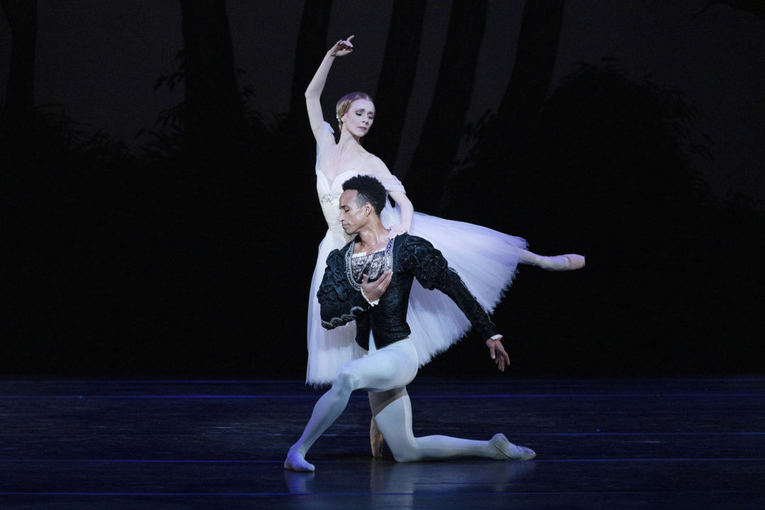 Victoria Hulland and Ricardo Rhodes in Sir Peter Wright's <em>Giselle</em>.