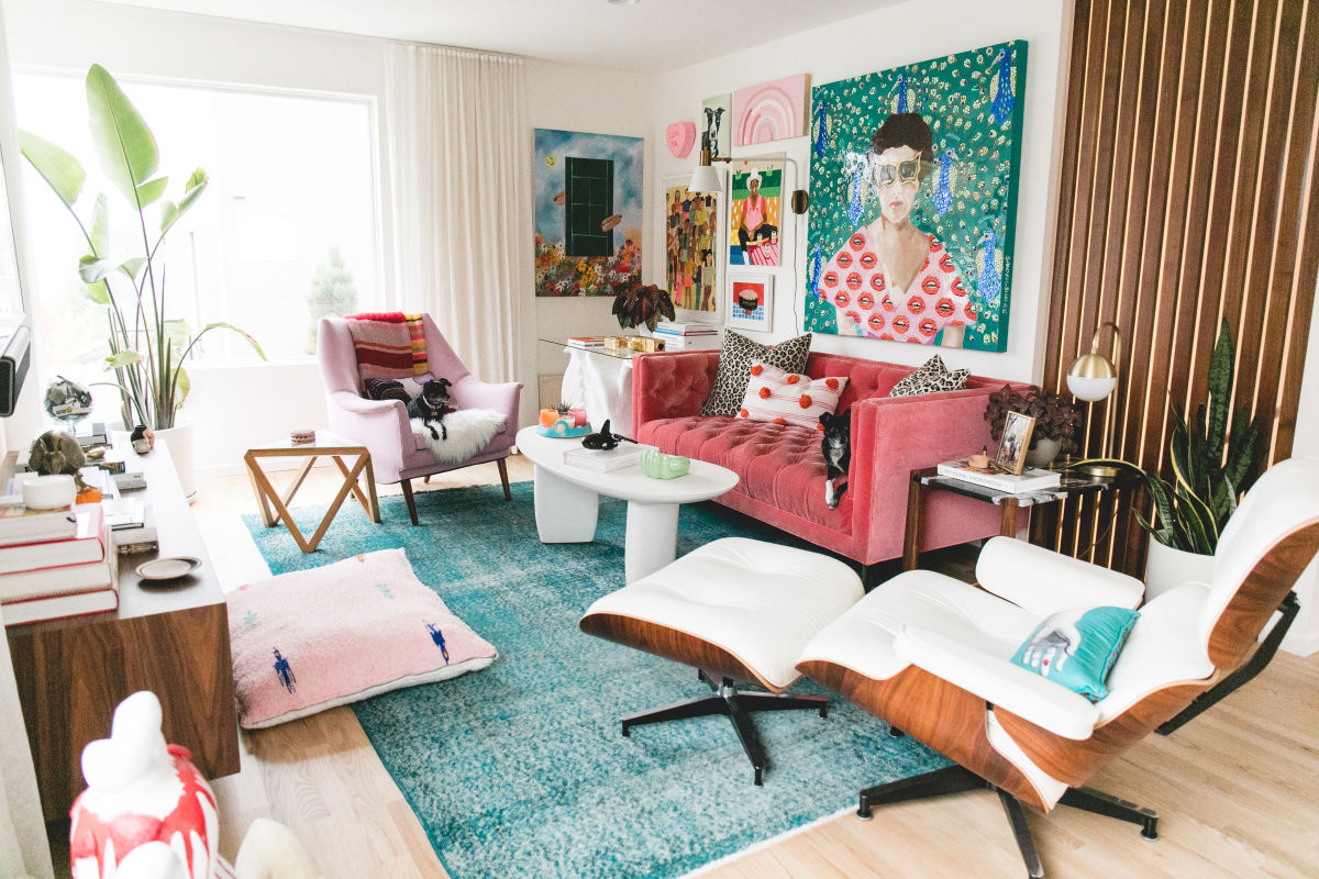 A Sundaes and Swear Words Star's Colorful Home in Seattle - Vimarsana News