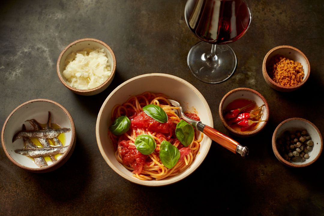 04 simple spaghetti like cathy had in campania likely a menu staple rxmy1a