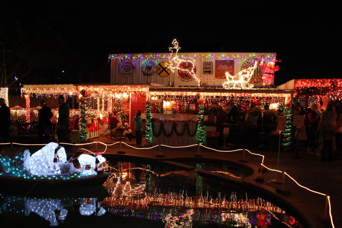 Check Out This Christmas Wonderland in Pasadena Houstonia Magazine