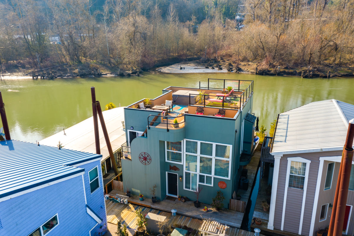 Portland's Cutest ForSale Houseboat Has a Killer Sellwood Bridge View
