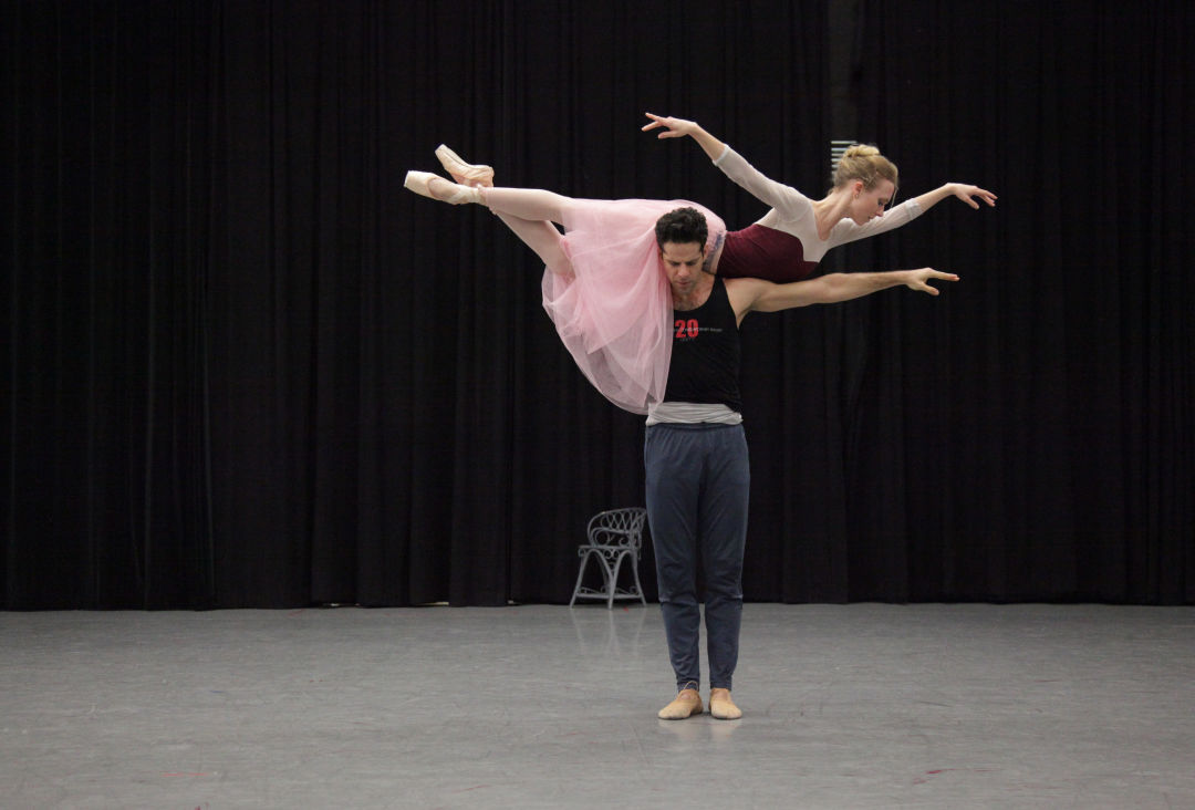 Victoria hulland  marcelo gomes   photo frank atura ne2lg4