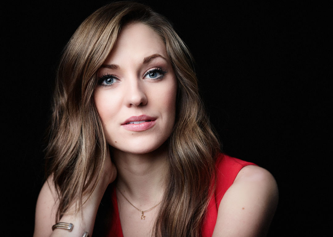 Laura Osnes. 