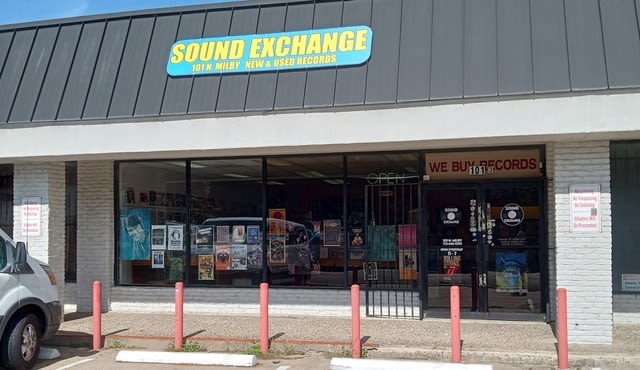 The storefront of Sound Exchange.