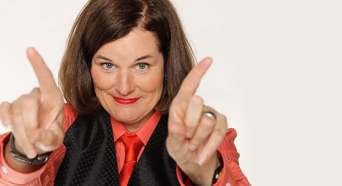 Ellen welcomes 24th Int'l Guitar Night, comic Paula Poundstone