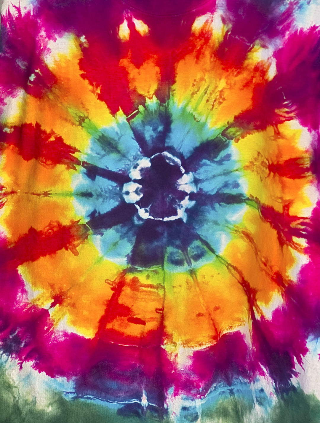 Tie dye shutterstock fzzlbj